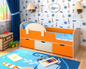 Кровать Малыш-мини с бортиком Дуб молочный/Оранжевый в Томмоте - tommot.katalogmebeli.com | фото 1